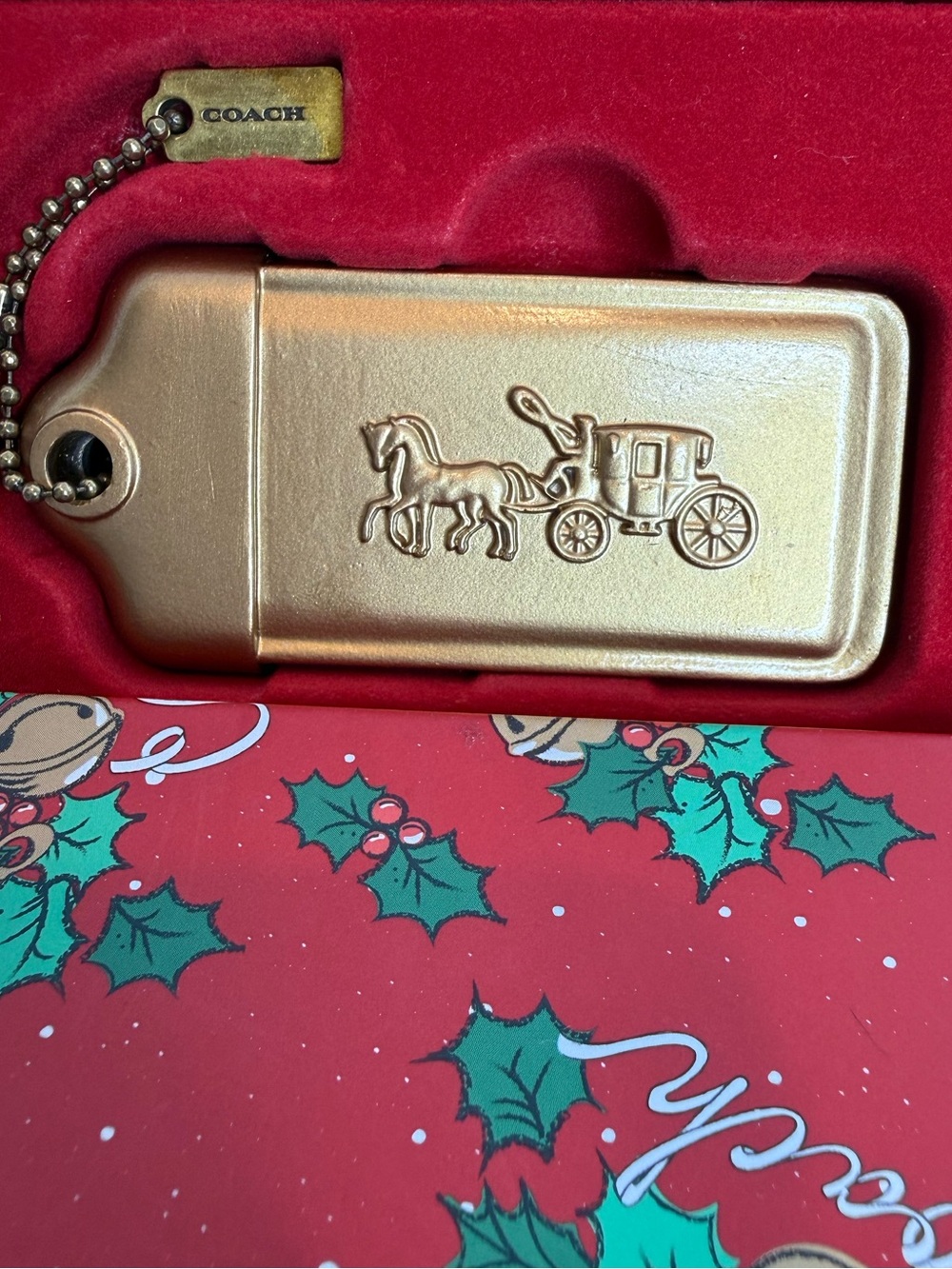 COACH 1941 COLLECTIBLE HORSE AND CARRIAGE HOLIDAY LOGO HANG TAG CHARM - Picture 2 of 15